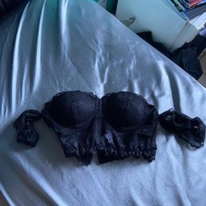 Black lace bustier
